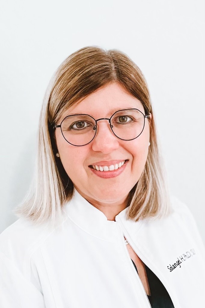 Dr Solangel Hernandez